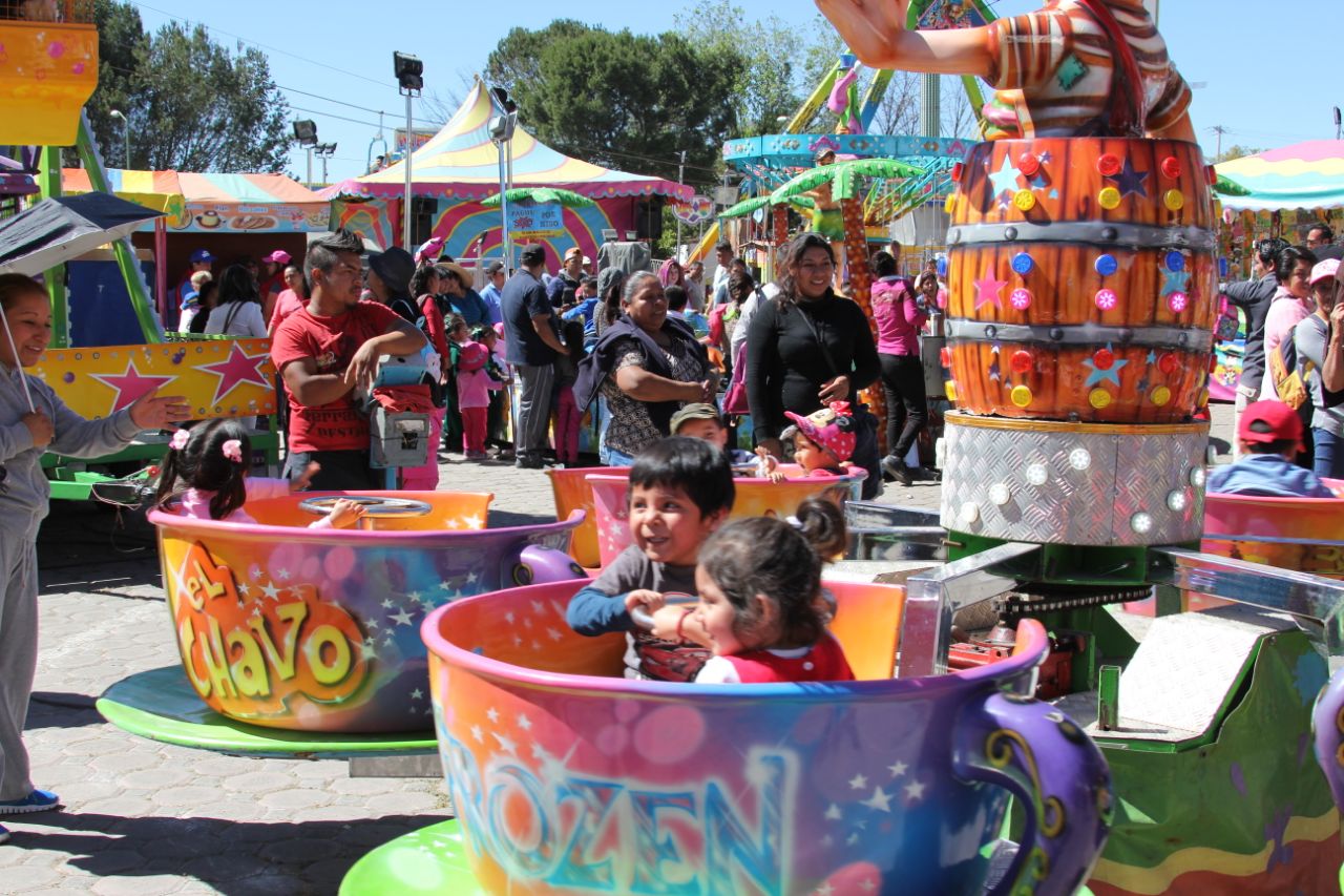 VISITA NIÑOS FERIA (1)